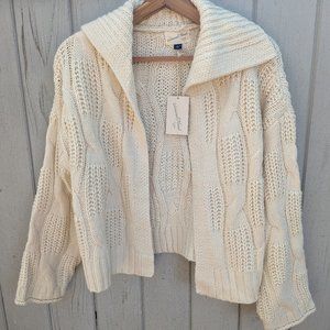 Universal Thread Goods Co. Cream Cable Knit Sweater Size S